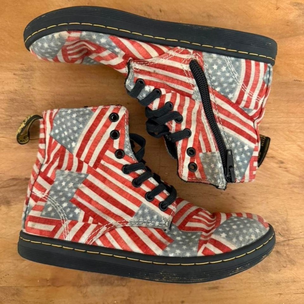Dr. Martens Marley Air Ware Boots  America Flag Size 13 Youth